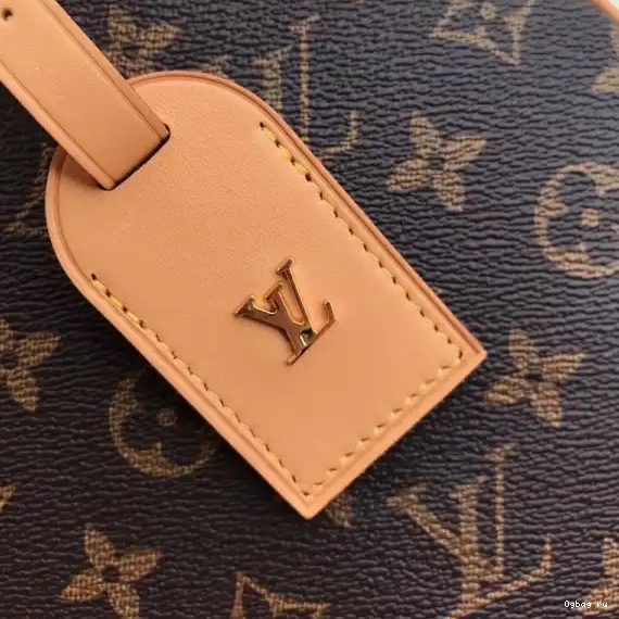 PETITE Louis CHAPEAU BOITE Vuitton 0511